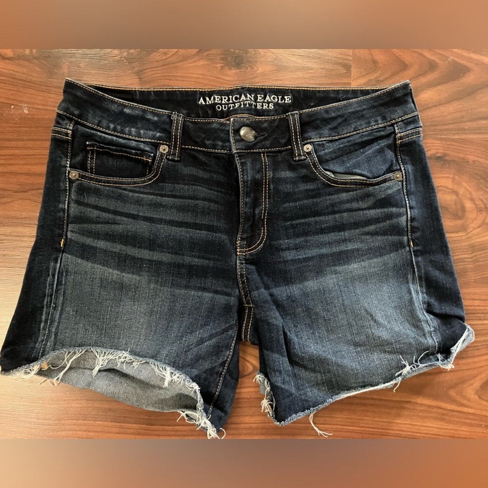 AMERICAN EAGLE dark Wash MIDI Shorts 5inch Inseam Size 12